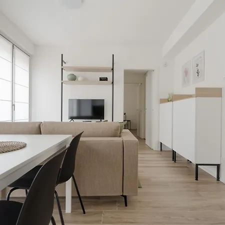 Guesthost - Modern In Moscova Apartament *