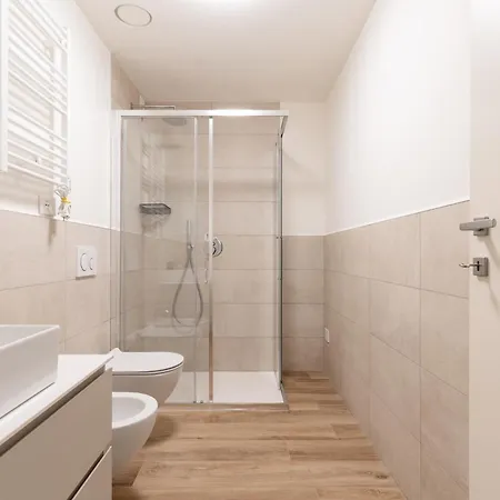 Apartament Guesthost - Modern In Moscova Mediolan