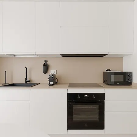 Guesthost - Modern In Moscova Apartament Mediolan